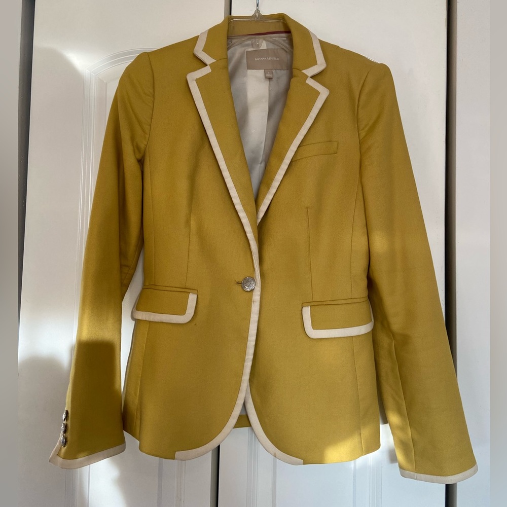 Banana republic blazer size 6